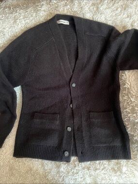 Everlane Black V‑Neck Cloud Cardigan - Men’s M